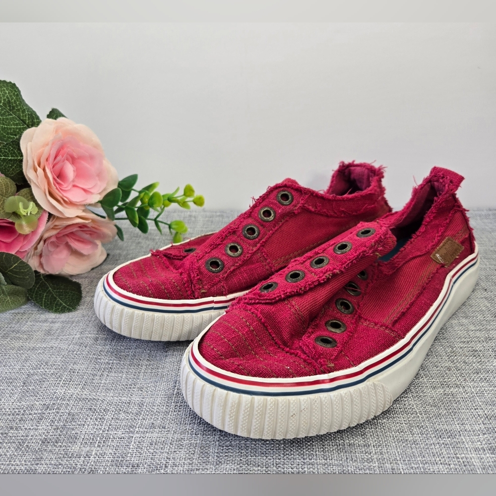 Blowfish Malibu Women's Play Sneaker, Solid‎ Red, Size 7 US
